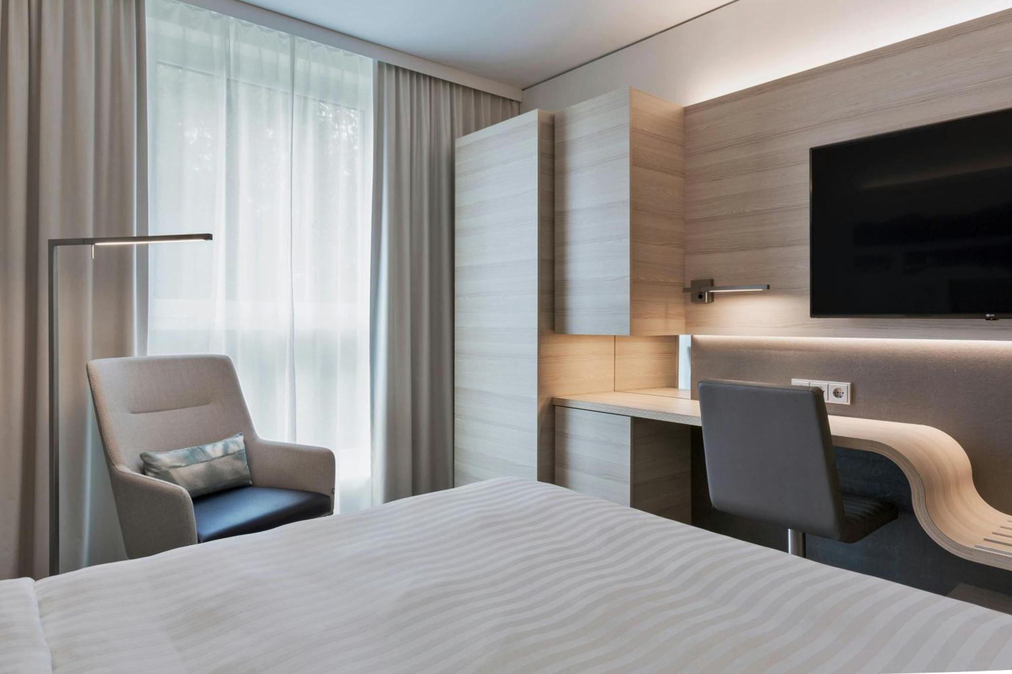 Hotel Courtyard By Marriott Oberpfaffenhofen Munich South Gilching Exteriér fotografie
